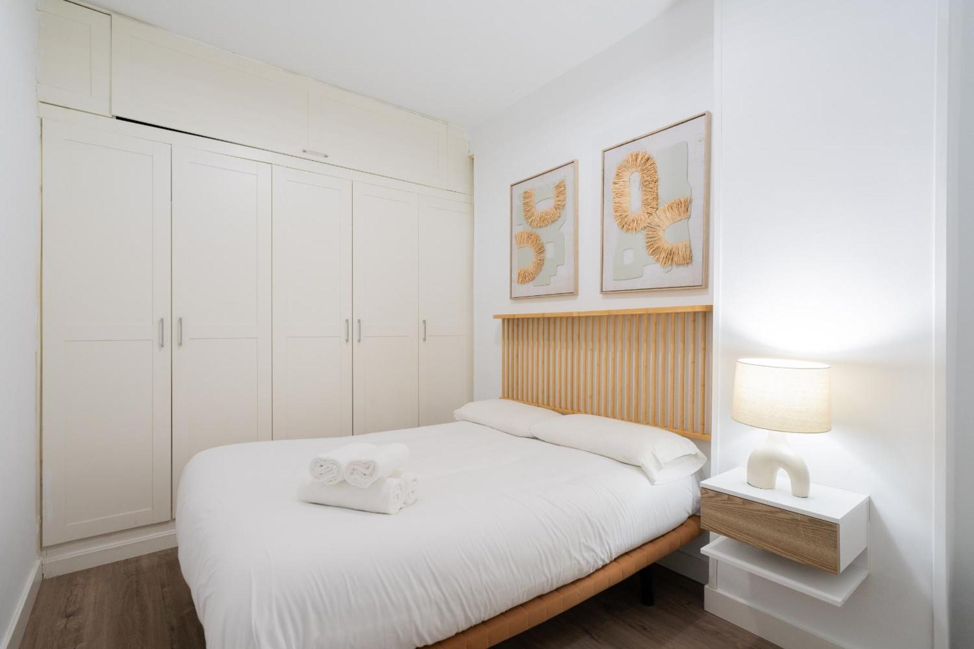 Apartamento En Chueca Para 4 Personas Alquiler Temporal Madrid Luaran gambar
