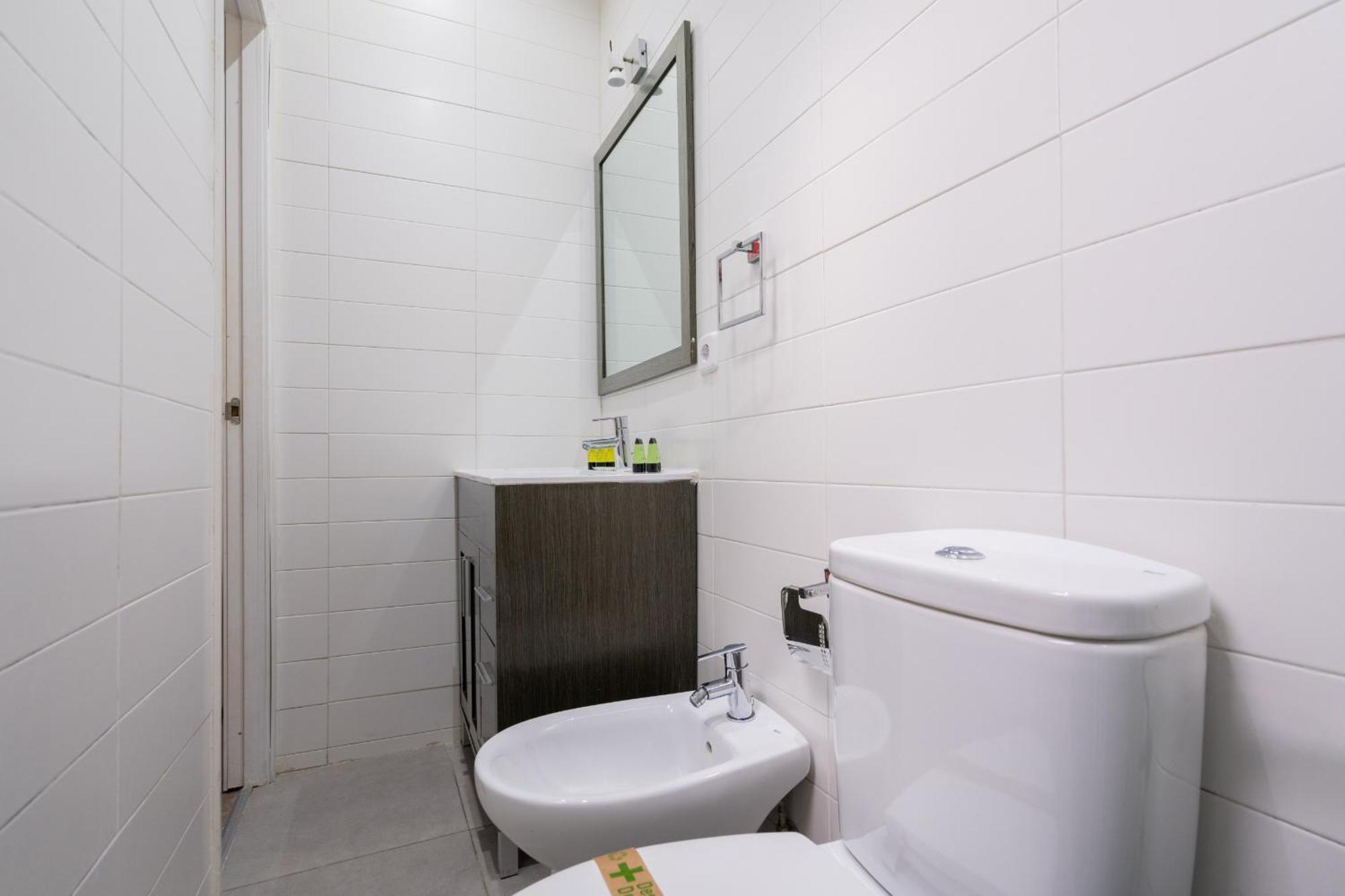 Apartamento En Chueca Para 4 Personas Alquiler Temporal Madrid Luaran gambar